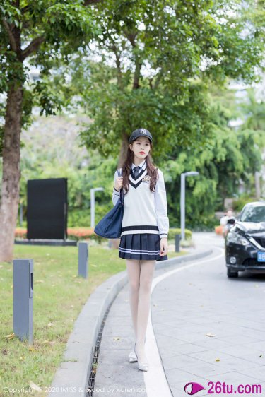 公交车扒开稚嫩挺进去小说